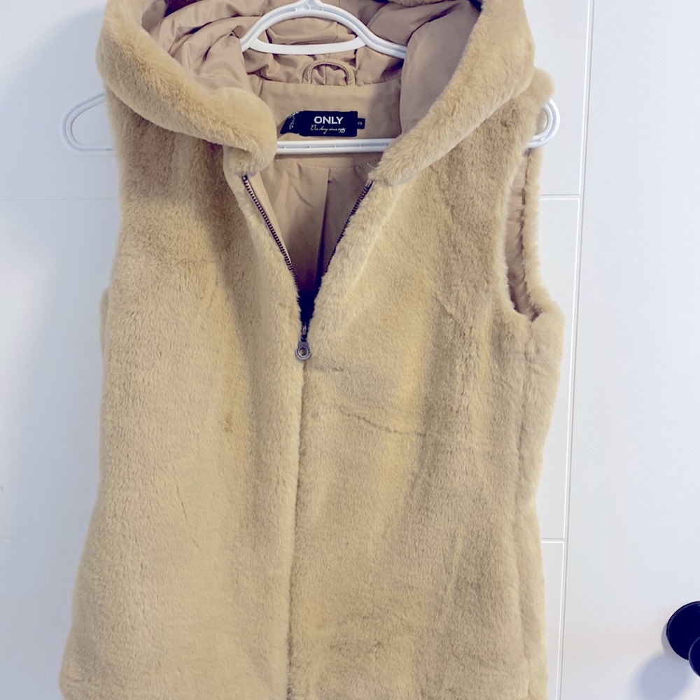 vest